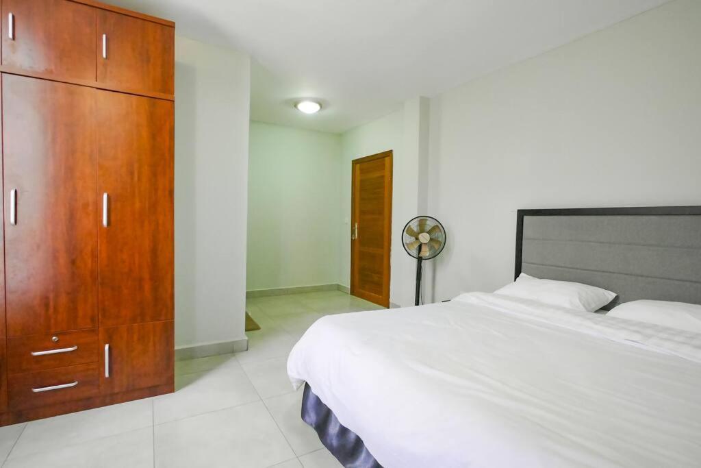 Ultra Modern Apartment In Nyarutarama Kigali Exterior foto